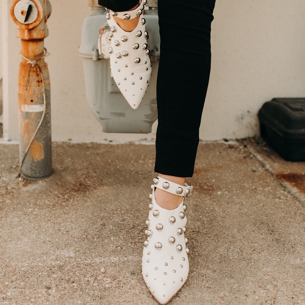 WHITE STUD BOOTIES - Picture 4 of 5